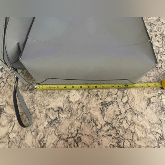 LAUNDRY by SHELLI SEGAL Gray Large Tote Bag With Pouch Exc cond / like new - Picture 7 of 14